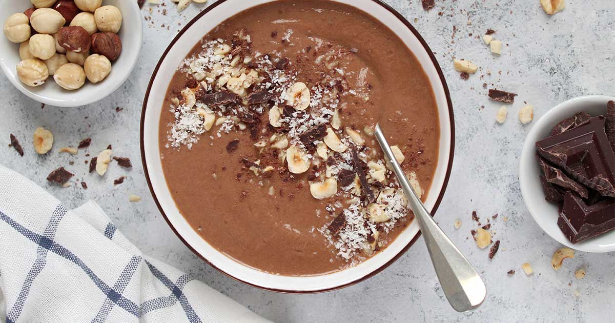 chocolate mango smoothie bowl