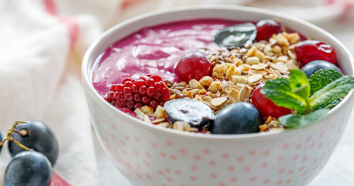 beet berry smoothie bowl